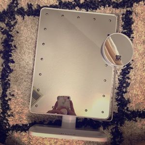 Makeup Vanity Mirror Stand